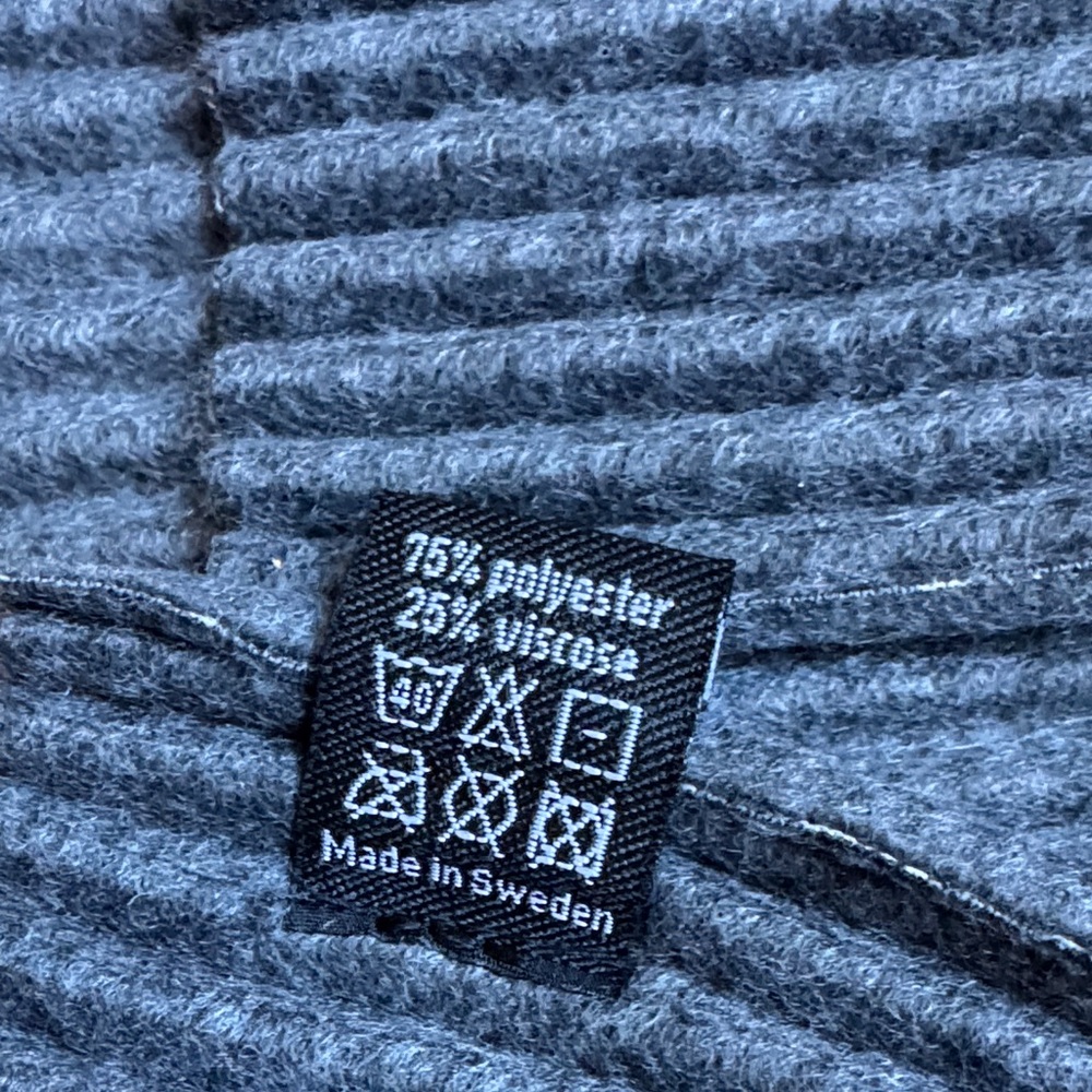 Gorgeous oversized Design House Stockholm scarf - Picture 3 of 3